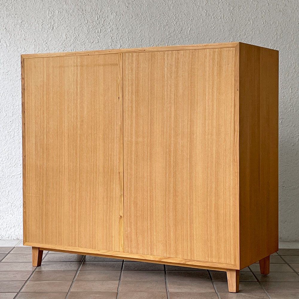 巣巣 susu ガラスキャビネット 食器棚 本棚 チーク無垢材 引き戸扉 北欧テイスト ナチュラルデザイン ◇