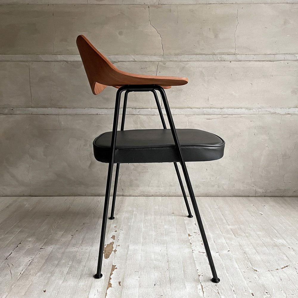 ケースファニチャー Case Furniture 675チェア ダイニングチェア アームチェア ウォールナット材 レザーシート ロビンデイ Robin Day ACTUS取扱 A ♪