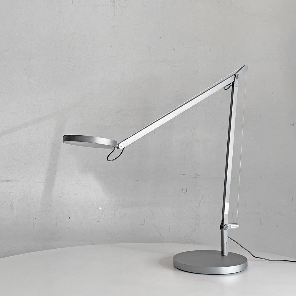 アルテミデ Artemide デメトラ DEMETRA LED テーブルライト デスクライト 無段階調光機能 深澤直人 展示品 箱付き 参考定価￥126,500- ■