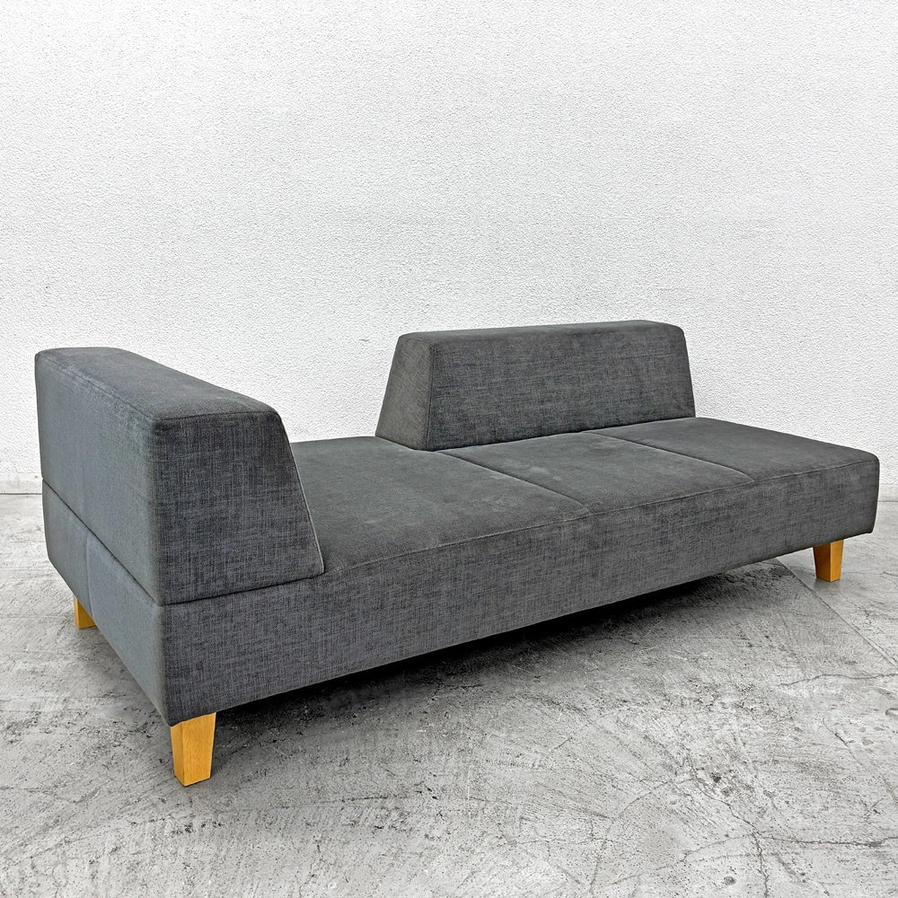 フランネルソファ FLANNEL SOFA ピヴォ PIVO ONE ARM SOFA 片アームソファ  2.5人掛け ファブリック グレー系 モダンデザイン 〓