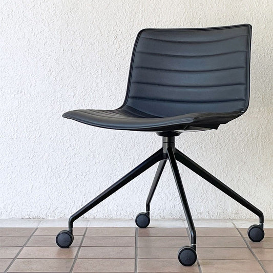 アルペール arper カティファ46 Catifa46 ミーティングチェア デスクチェア アームレス PVCレザー ブラック 4本脚 キャスター付き ◇