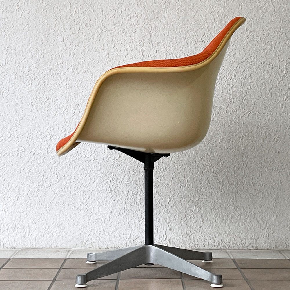 ハーマンミラー Herman Miller アームシェルチェア セカンド 2nd アプホルスター ヨーロッパ仕様 コントラクトベース 張り替え済み イームズ ◇