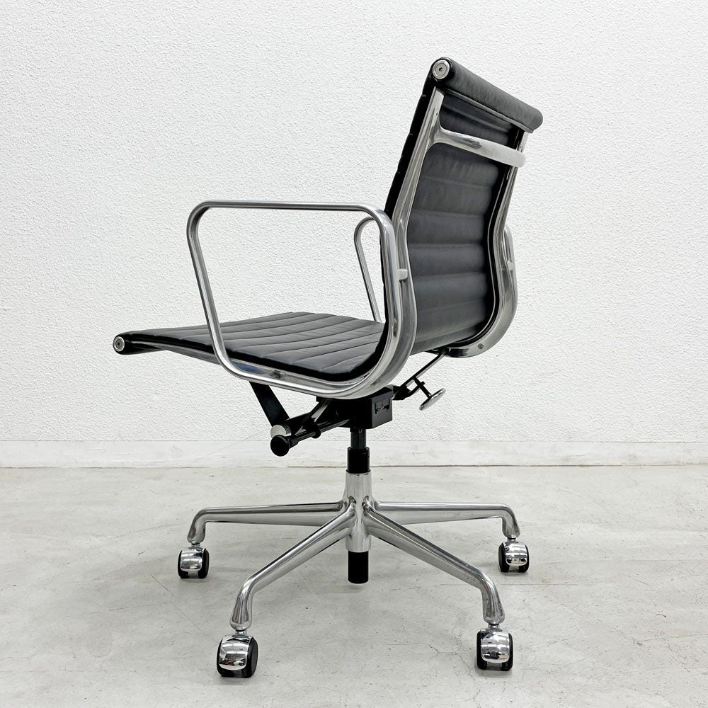 ハーマンミラー Herman Miller イームズアルミナムグループチェア マネージメントチェア アルミバフベース ガス圧昇降仕様 5本脚キャスタータイプ 本革 イームズ A 〓