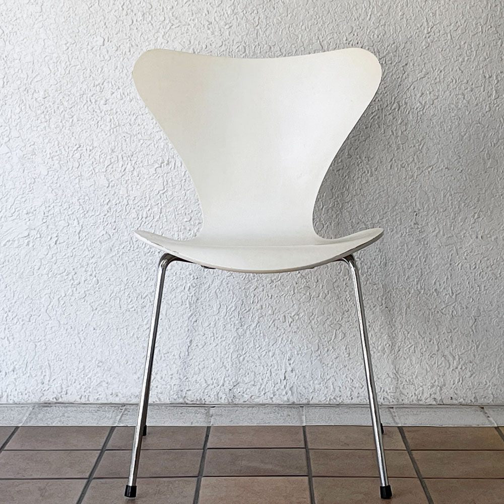 フリッツハンセン Fritz Hansen 3107 セブンチェア ラッカー ホワイト スタッキング アルネ・ヤコブセン デンマーク 北欧家具B ◇