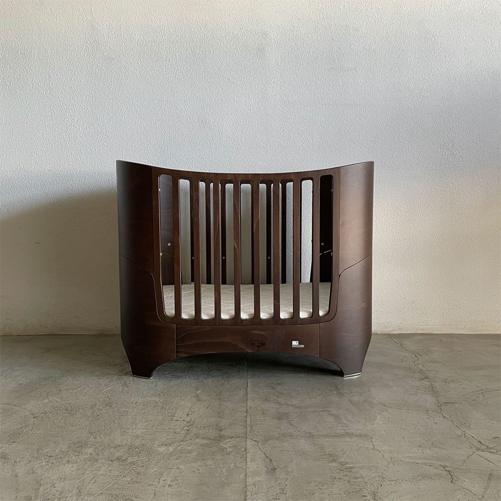 リエンダー Leander ベビーベッド BABY BED アレンジ使用可能 ブナ材 ウォルナット色 北欧家具 デンマーク 参考価格16.5万円 〓