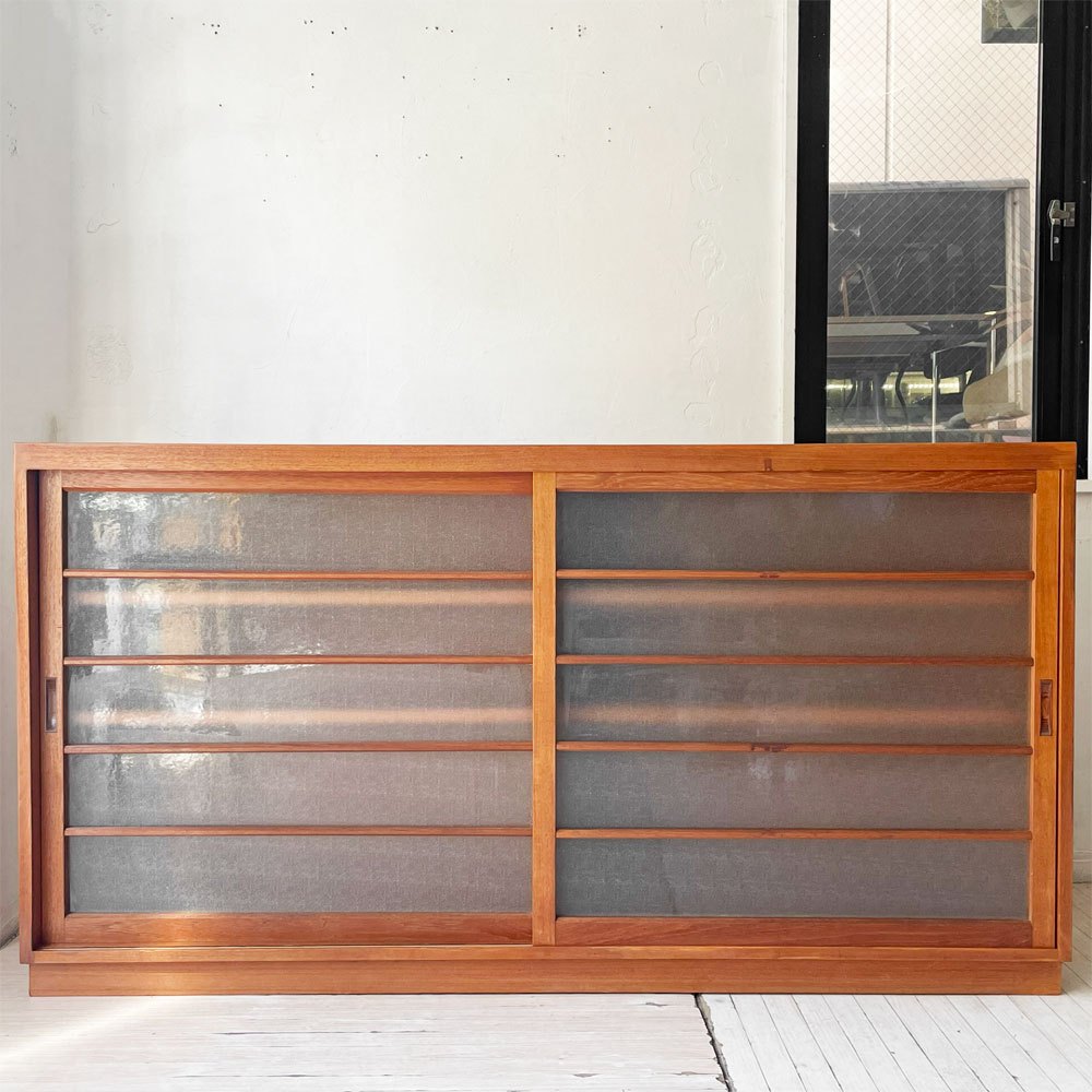 ジャパンビンテージ Japan Vintage チーク材 ガラスキャビネット サイドボード 水屋箪笥 食器棚 カップボード 引き戸 古家具 店舗什器 ★
