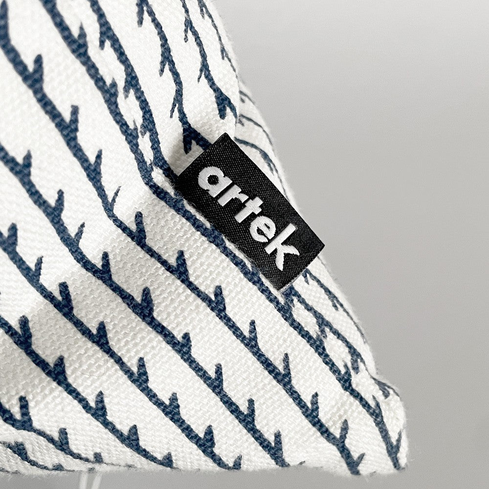 アルテック artek リヴィ クッションカバー RIVI Cushion Cover ホワイト × ブルー インナークッション付 W40×D40 北欧雑貨 デンマーク ■