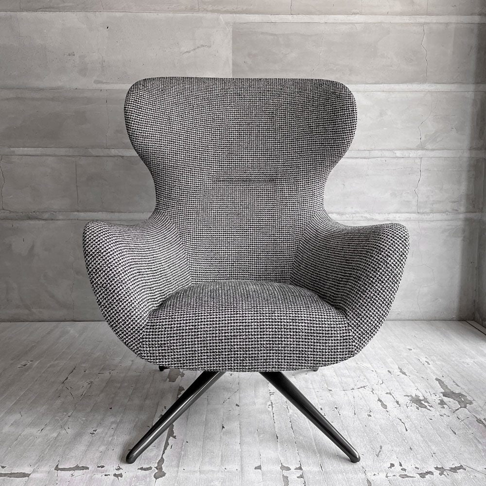 ポリフォーム Poliform マッドジョーカー Mad Joker ラウンジチェア イージーチェア ハイバック アームチェア スイベルチェア 回転ベース ファブリック マルセルワンダース モダンデザイン イタリア ♪