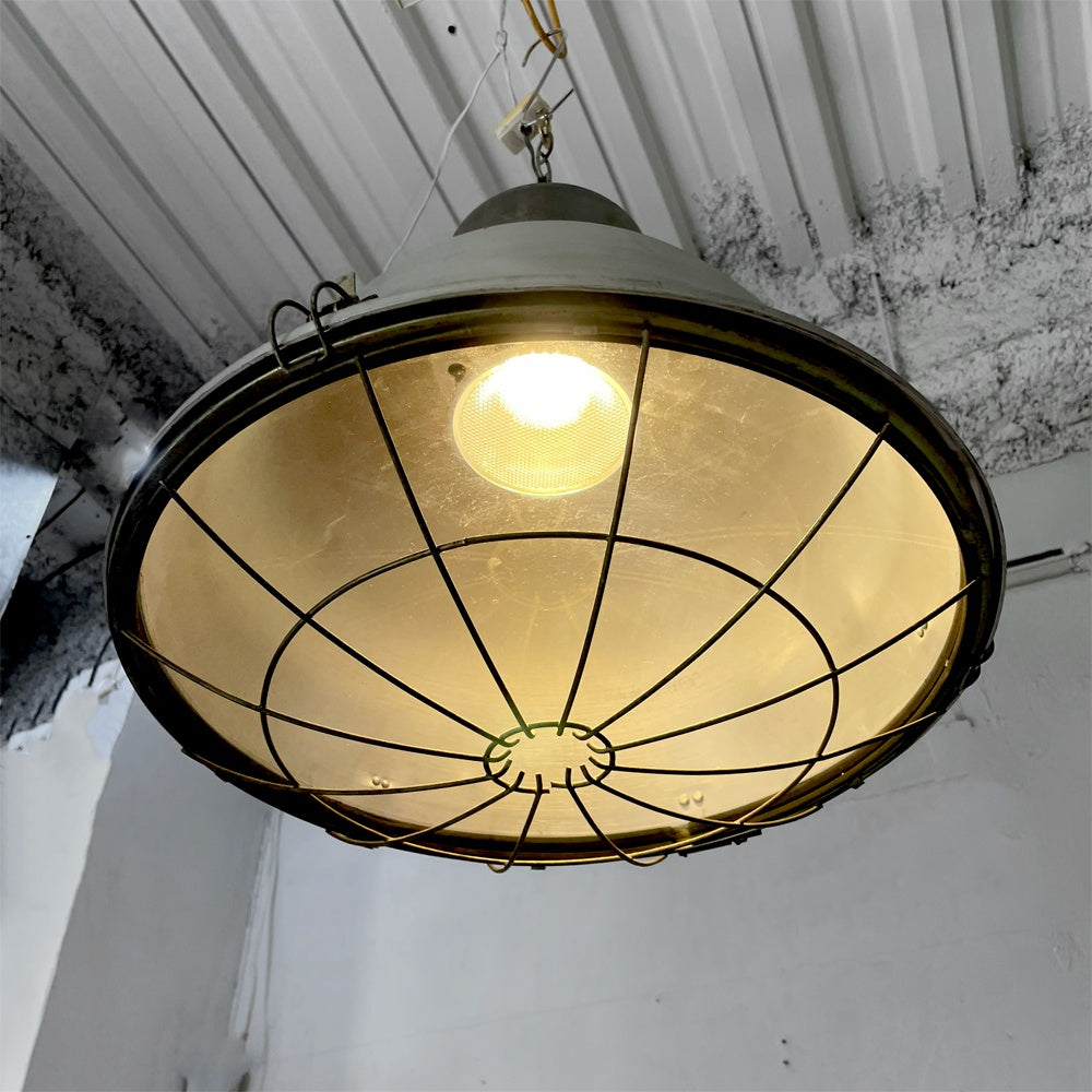 ヨーロッパビンテージ European Vintage ペンダントライト ファクトリーランプ ワイヤーガード付き インダストリアル ビンテージ ★