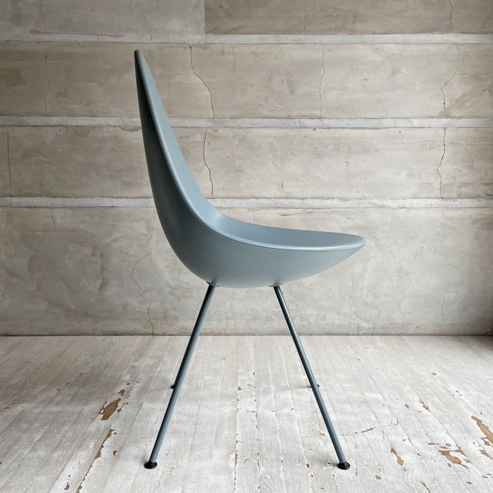 フリッツハンセン Fritz Hansen ドロップチェア DROP ダイニングチェア ストームブルー 脚塗装 プラスチック スチールパイプ アルネ・ヤコブセン デンマーク 廃番カラー 現行定価￥55,880- ♪