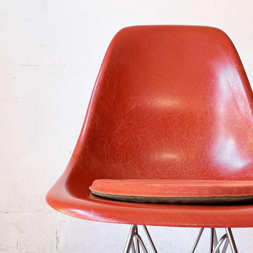 ハーマンミラー Herman Miller サイドシェルチェア 2019年製 FRP テラコッタ エッフェルベース イームズ クッション付き ミッドセンチュリー ★