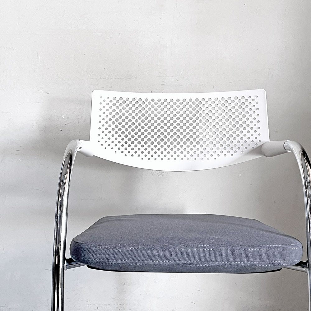 ヴィトラ vitra ビザビ2 Visavis2 アームチェア デスクチェア ホワイト/グレー系 カンティレバー スタッキング不可仕様 アントニオ・チッテリオ ■