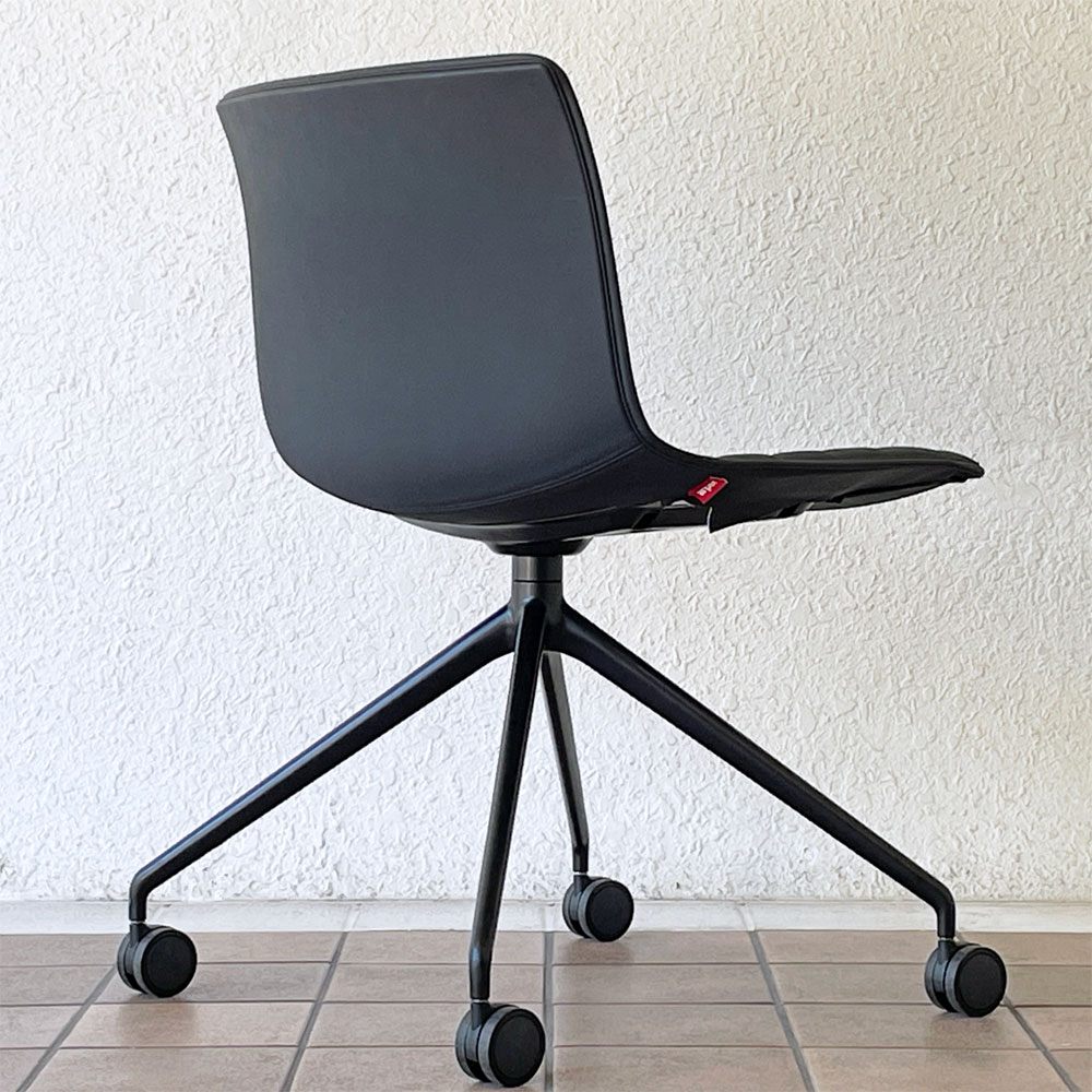 アルペール arper カティファ46 Catifa46 ミーティングチェア デスクチェア アームレス PVCレザー ブラック 4本脚 キャスター付き ◇