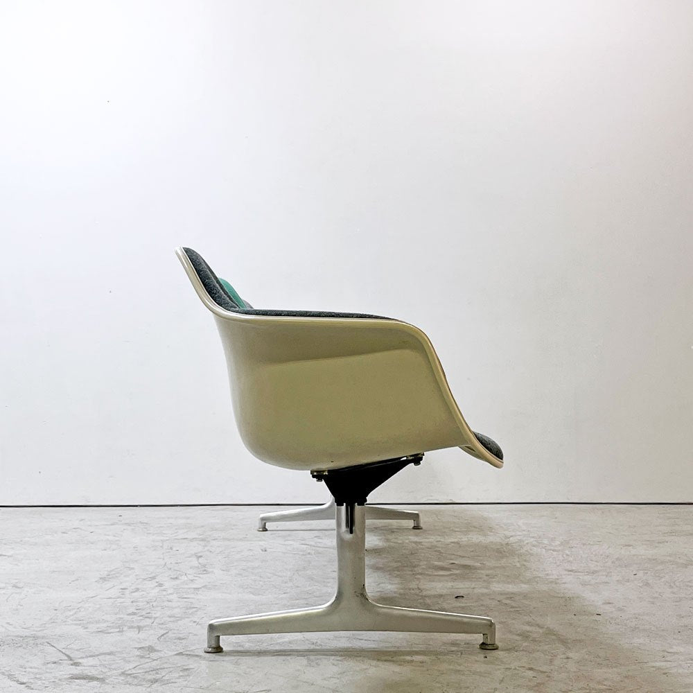 ハーマンミラー Herman Miller ビンテージ エアポートベンチ タンデムシート 4連 アームシェル 2nd ファブリック 新品張替え済 イームズ 希少 ●