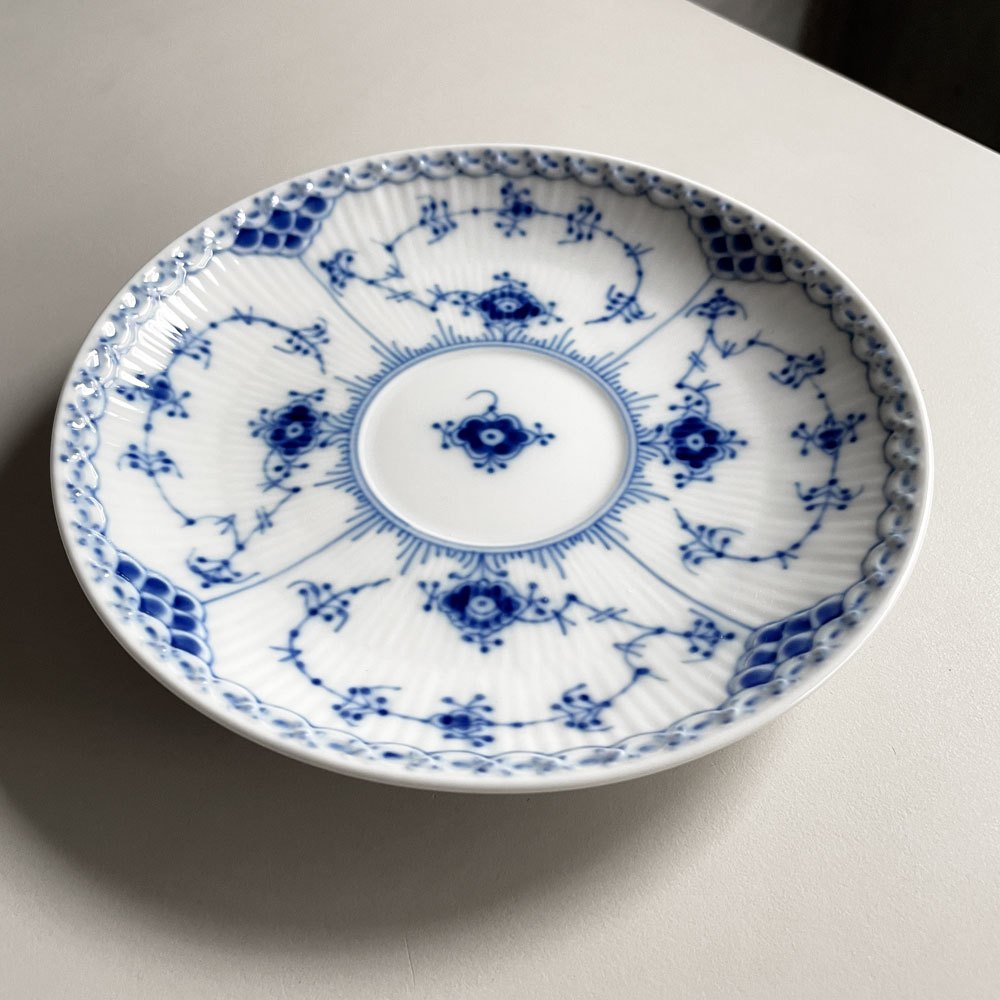 ロイヤルコペンハーゲン ROYAL COPENHAGEN ブルーフルーテッド ハーフレース スープカップ&ソーサー 陶器 北欧食器 廃番 箱付き 未使用 F ♪