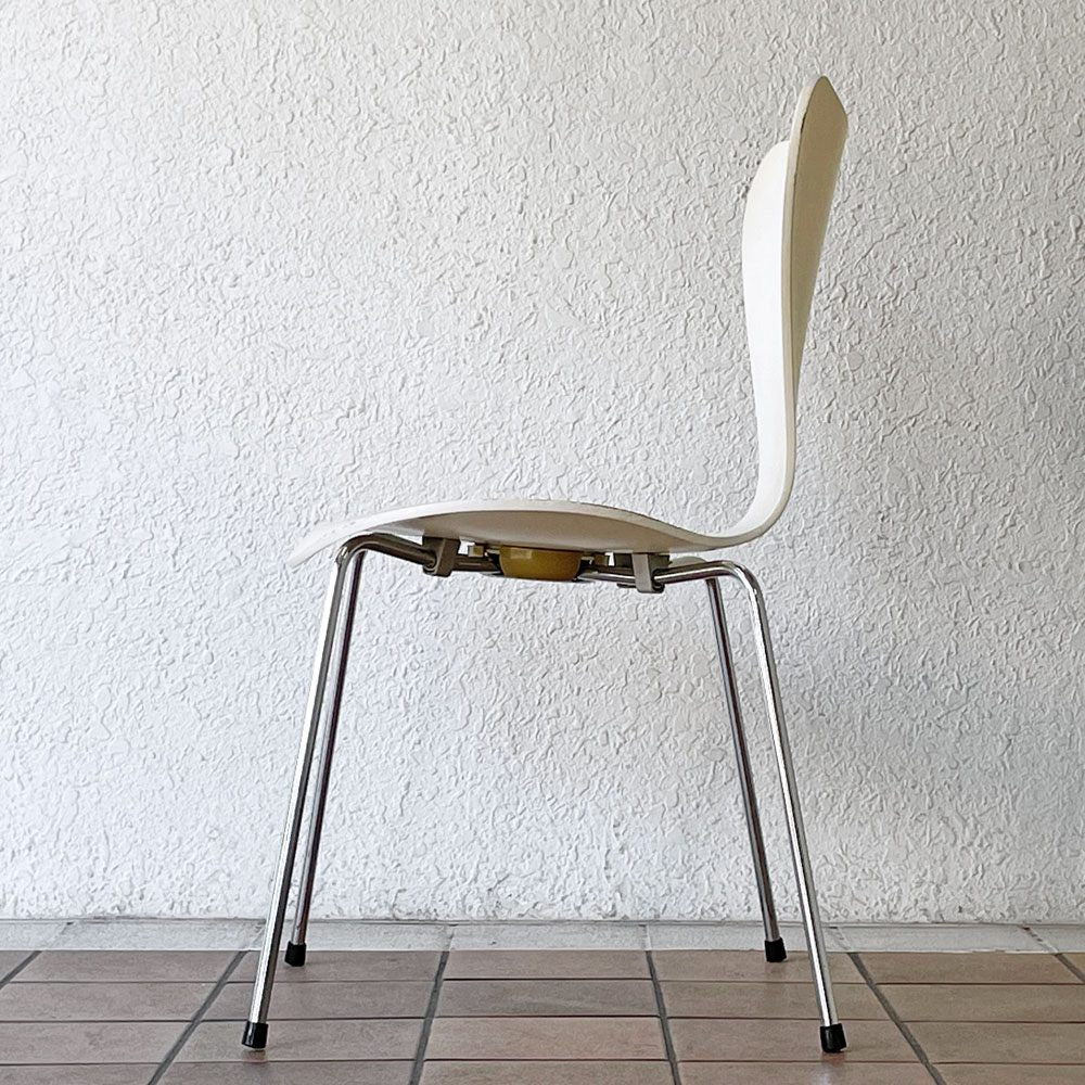 フリッツハンセン Fritz Hansen 3107 セブンチェア ラッカー ホワイト スタッキング アルネ・ヤコブセン デンマーク 北欧家具 C ◇
