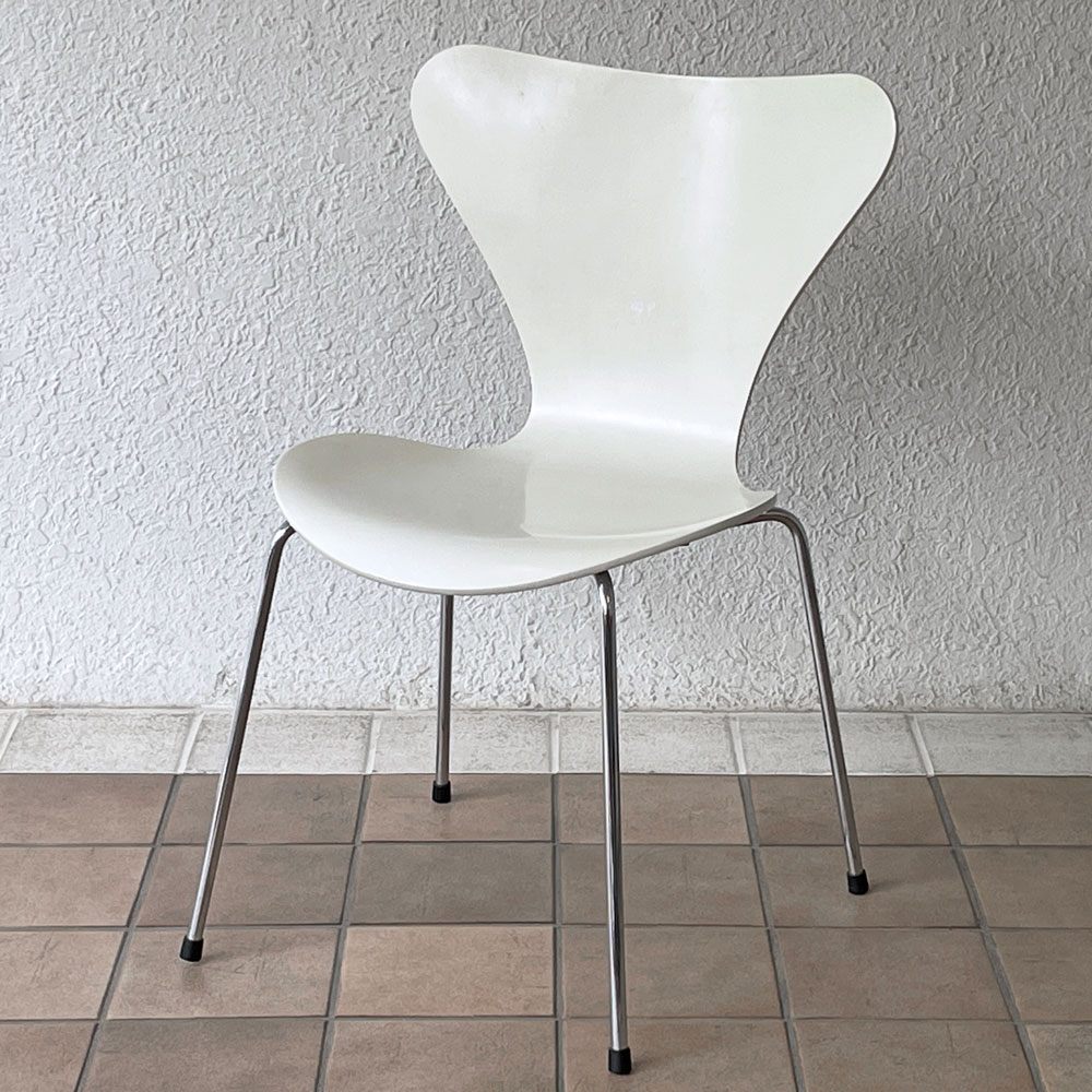 フリッツハンセン Fritz Hansen 3107 セブンチェア ラッカー ホワイト スタッキング アルネ・ヤコブセン デンマーク 北欧家具 A ◇