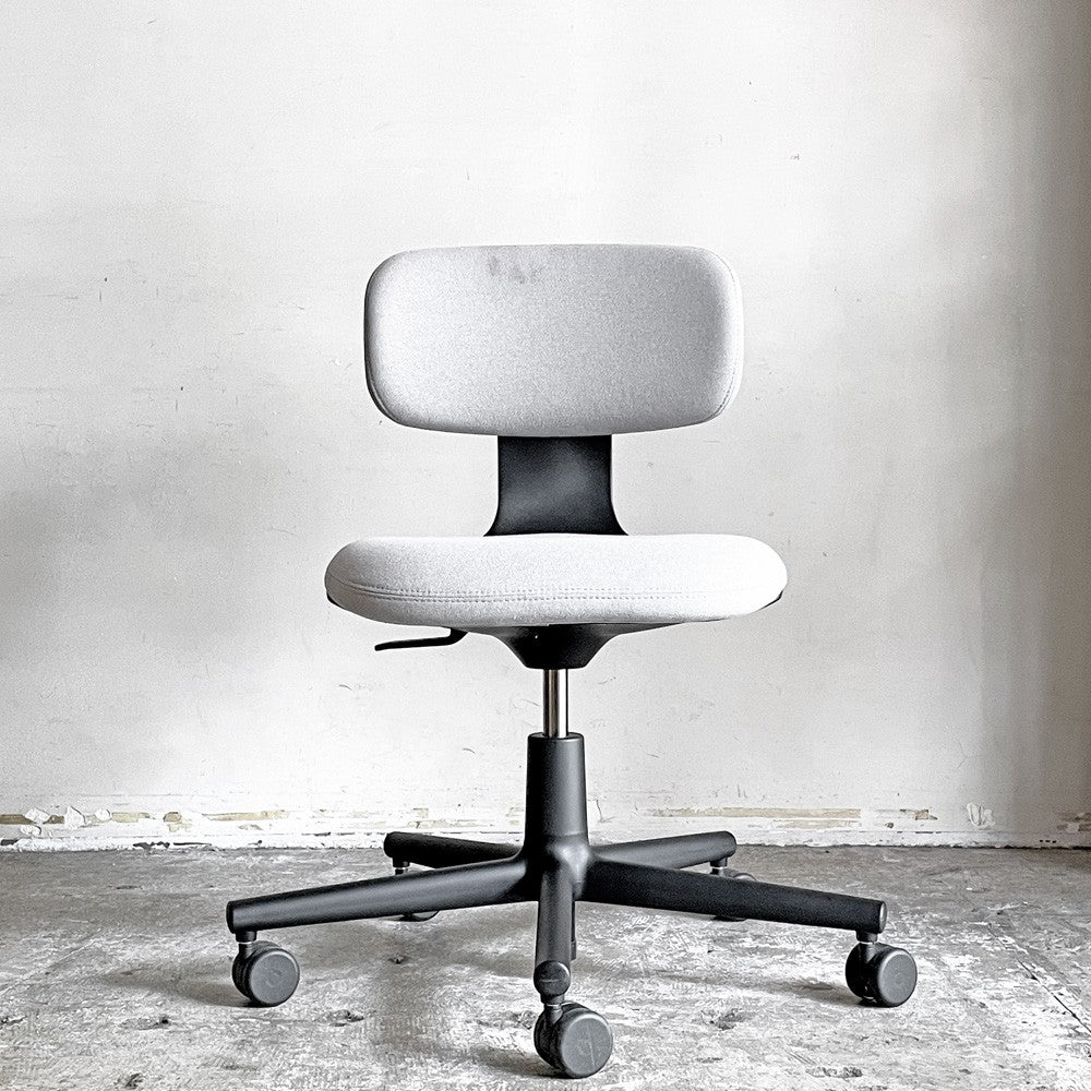 ヴィトラ vitra ルーキー Rookie デスクチェア キャスターチェア コンスタンチン・グルチッチ グレー系ファブリック 定価￥66,000- ■