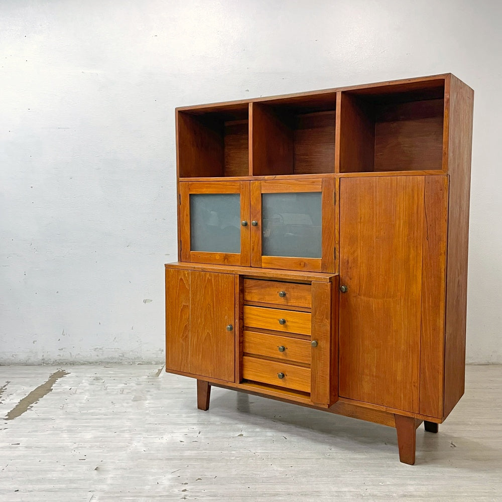 アジアン チーク無垢材 キャビネット ガラス扉 引き出し4杯 飾り棚 本棚 立ち脚家具 ●