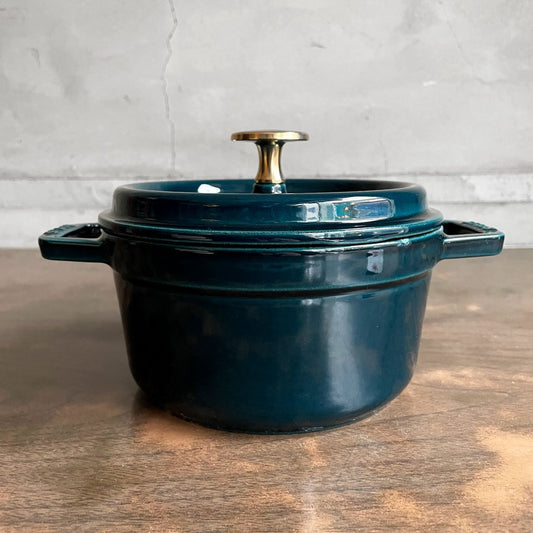 ストウブ STAUB ピコ ココット ラウンド 両手鍋 ラメール 16cm 鋳物 キャセロール ガス オーブン IH対応 フランス 把手付属 未使用品 ♪