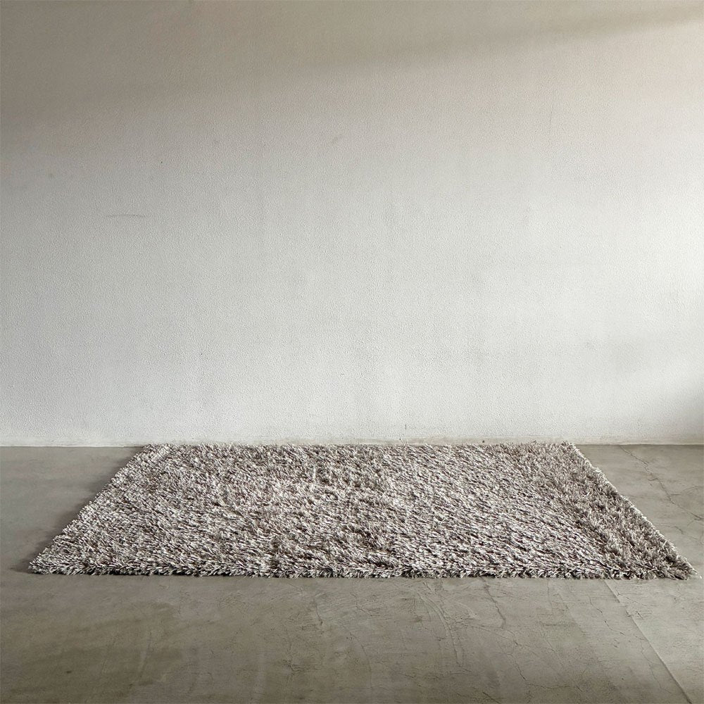 スプリングヴァレー SPRING VALLEY ミスティックシャギー Mystique Shaggy パイルラグ 190×300cm シルバー ポリエステル 展示品 〓