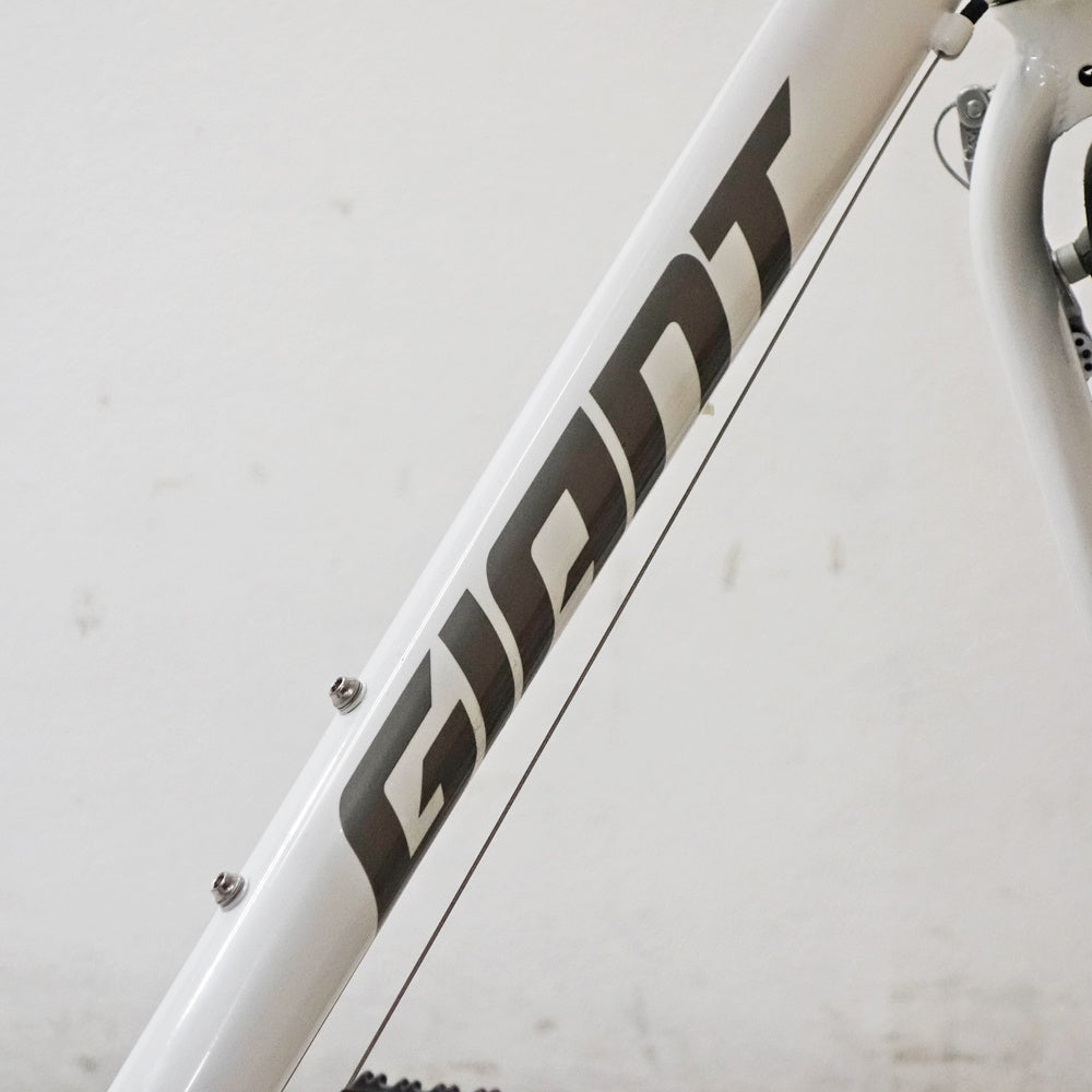 ジャイアント GIANT クロスバイク ESCAPE R3 ホワイト size M 3×8 24段変速 自転車 2021年製 ●