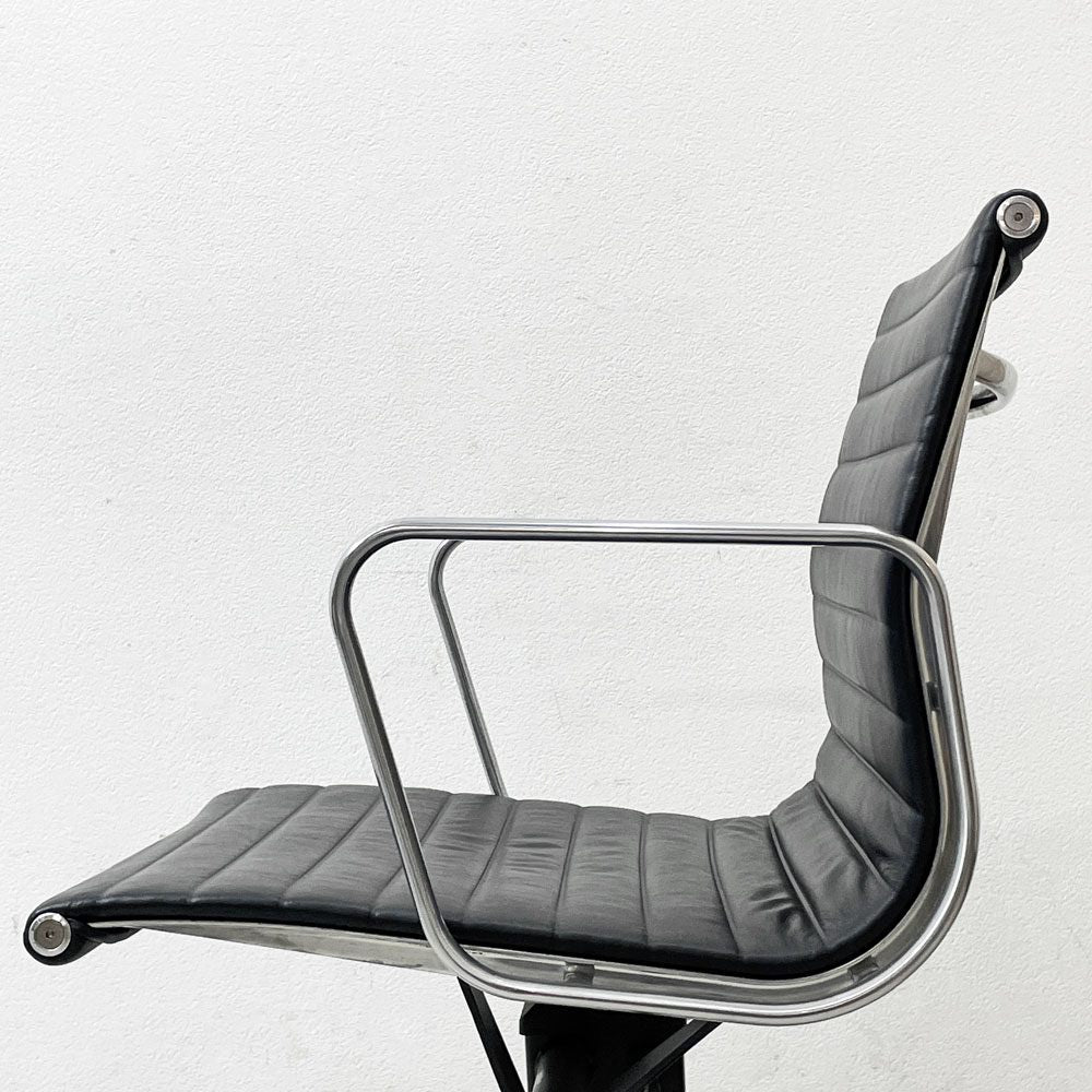 ハーマンミラー Herman Miller アルミナムグループ マネジメントチェア 本革 ブラック 5本脚 ガス圧昇降式 キャスター付 C&R イームズ B ●