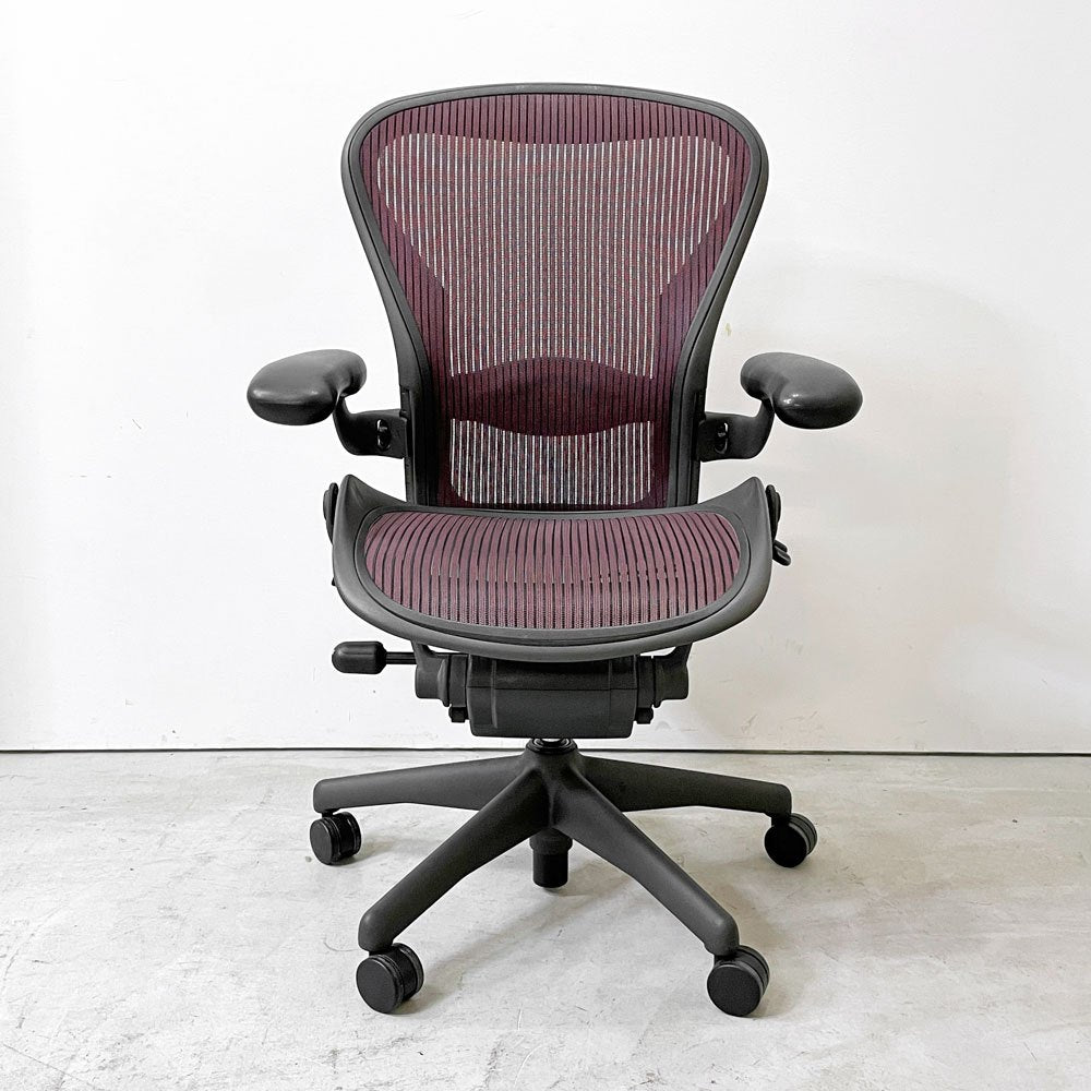 ハーマンミラー Herman Miller アーロンチェア Bサイズ ランバーサポート フル装備 グラファイトベース パープル系 ビル・スタンフ ＆ ドン・チャドウィック ●