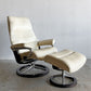 エコーネス EKORNES ビュー View ストレスレスチェア stressless リクライニングチェア シグニチャーベース Mサイズ オットマン付き 牛革 定価513,700円 〓