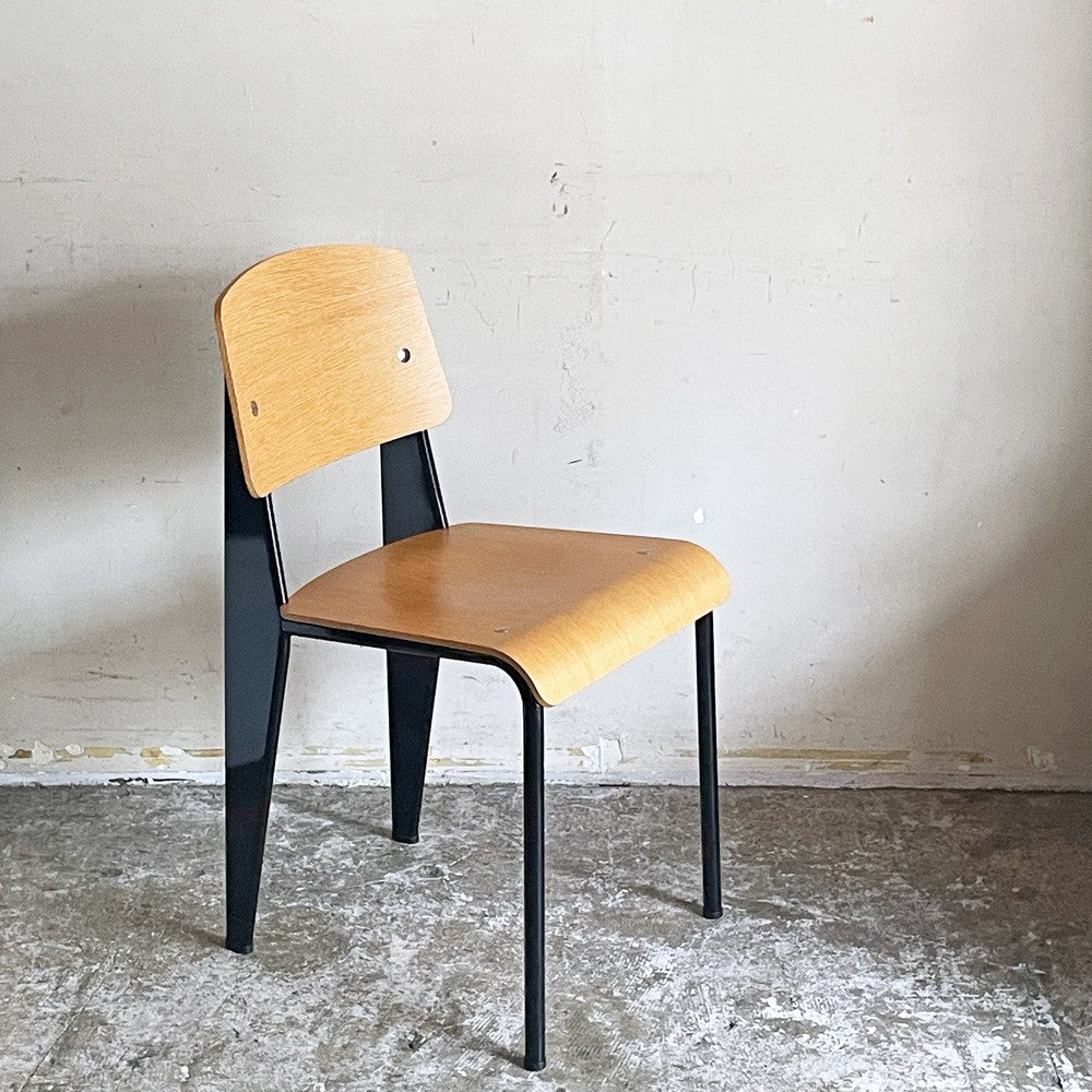 ヴィトラ vitra スタンダードチェア Standard Chair ナチュラルオーク × ディープブラック ジャン・プルーヴェ Jean Prouve フランス 名作椅子 定価￥138,600- ■