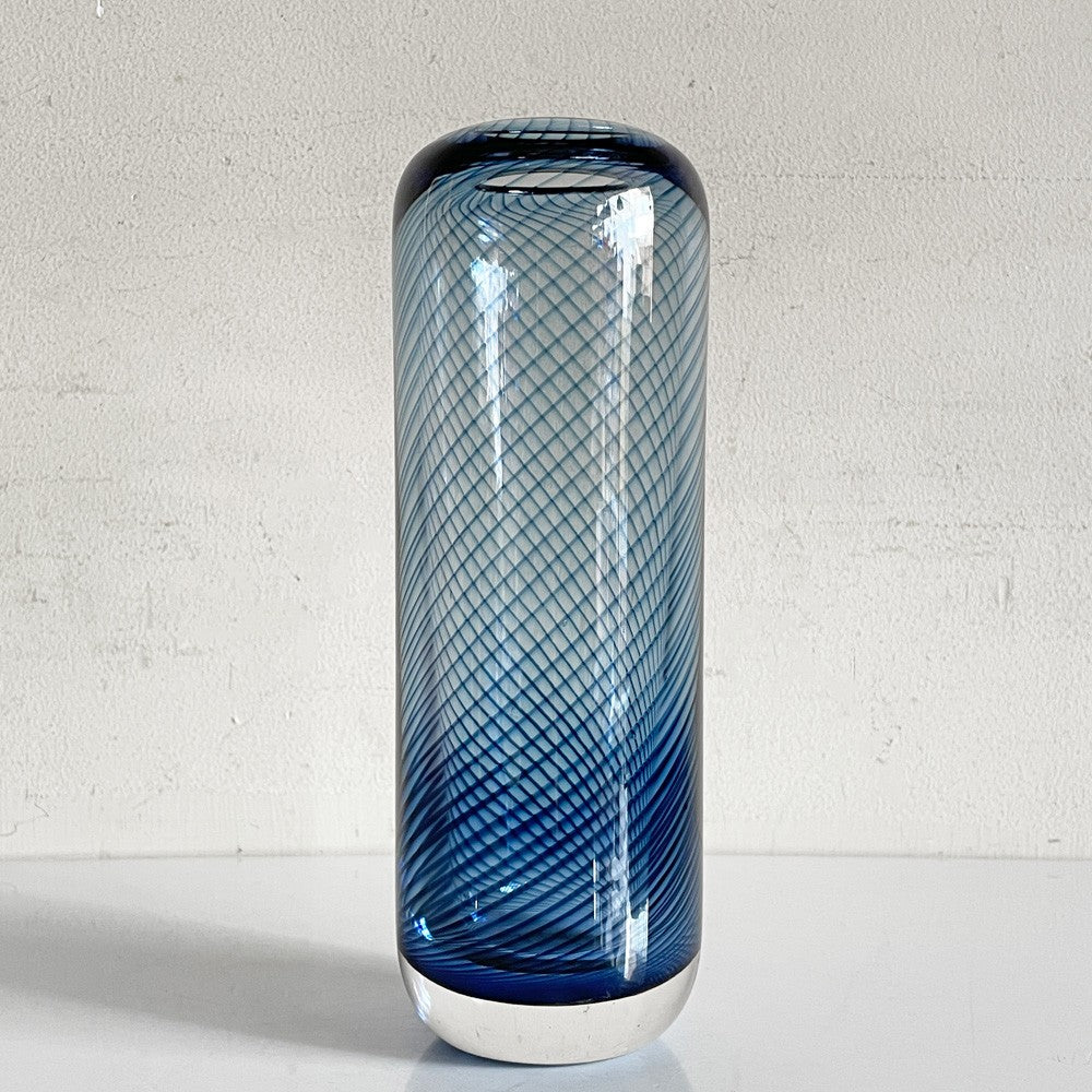 コスタボダ Kosta Boda フラワーベース 花瓶 花器 ベングト・エデンフォルク Bengt Edenfalk ガラス カットサイン入り ビンテージ 北欧 スウェーデン ■