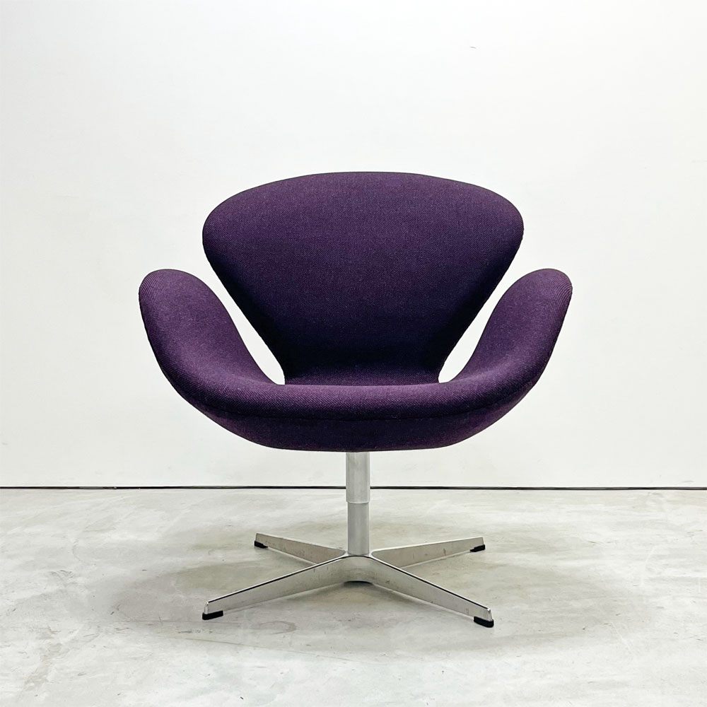 フリッツハンセン Fritz Hansen スワンチェア ラウンジチェア スウィベル ファブリック パープル アルネ・ヤコブセン Arne Jacobsen 座面張替済み ●