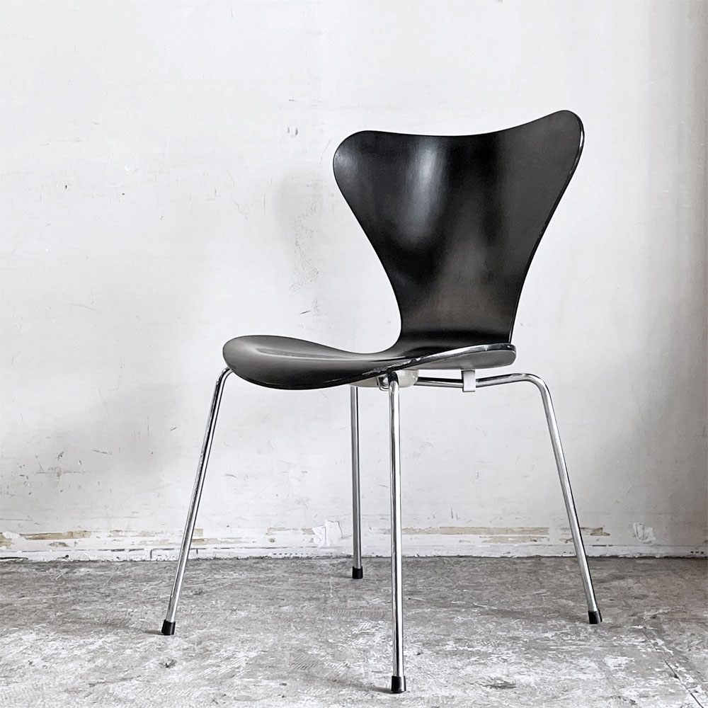 フリッツハンセン Fritz Hansen セブンチェア ブラックラッカー アルネ・ヤコブセン スタッキングチェア デンマーク 1997年製 A ■