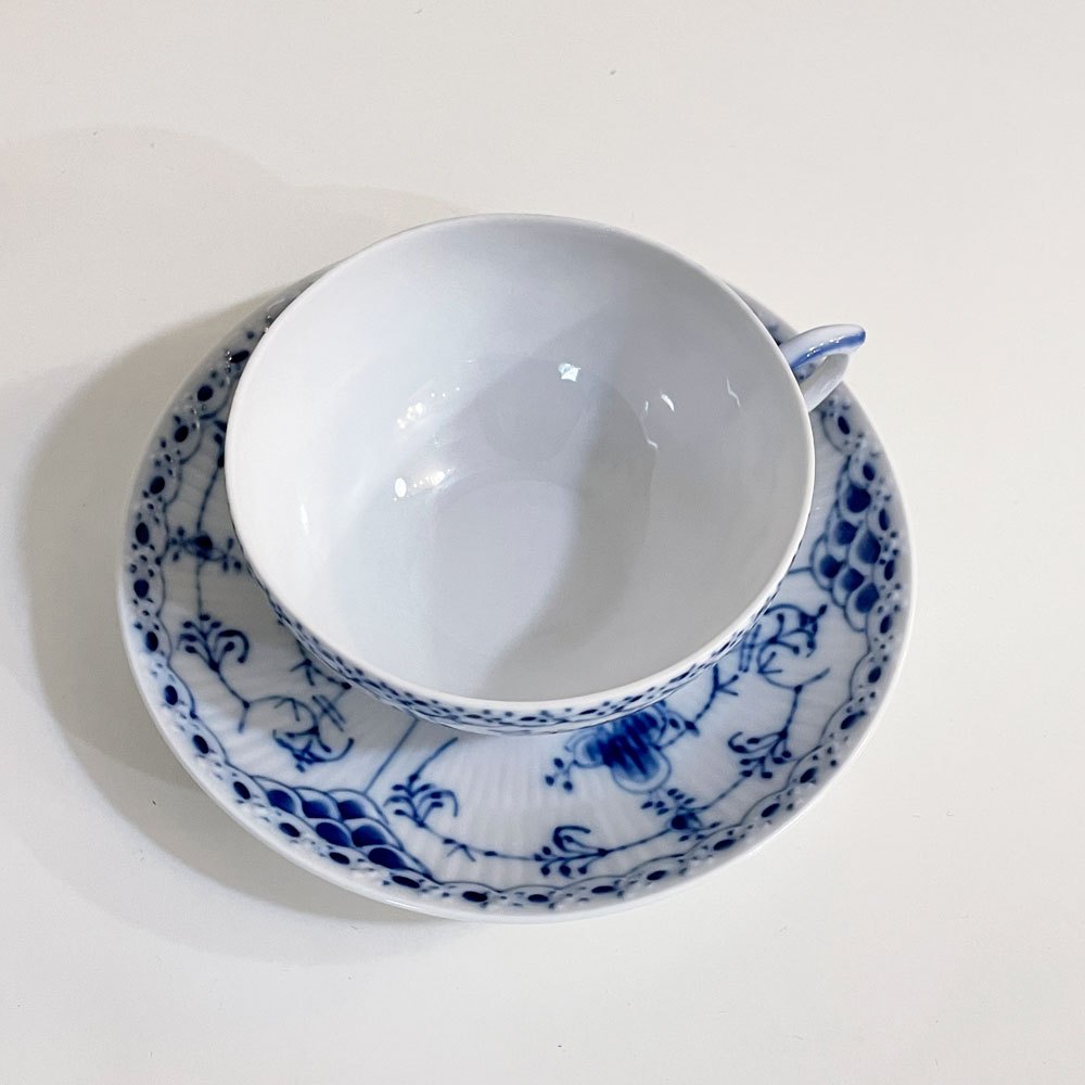ロイヤルコペンハーゲン ROYAL COPENHAGEN ブルーフルーテッド ハーフレース ティーカップ＆ソーサー 北欧食器 Ａ ◎