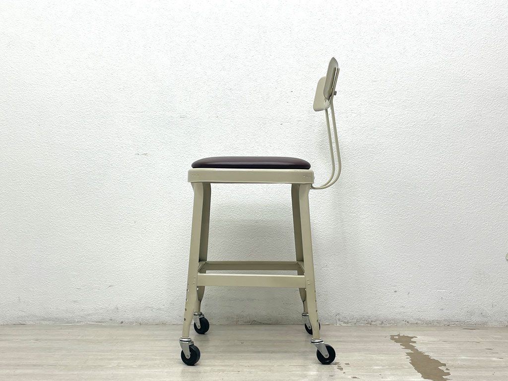 リオン LYON ファクトリー チェア FACTORY CHAIR グレー バックレスト クッション PVCレザー キャスター 座面高54.5cm パシフィックファニチャーサービス P.F.S取扱 ●