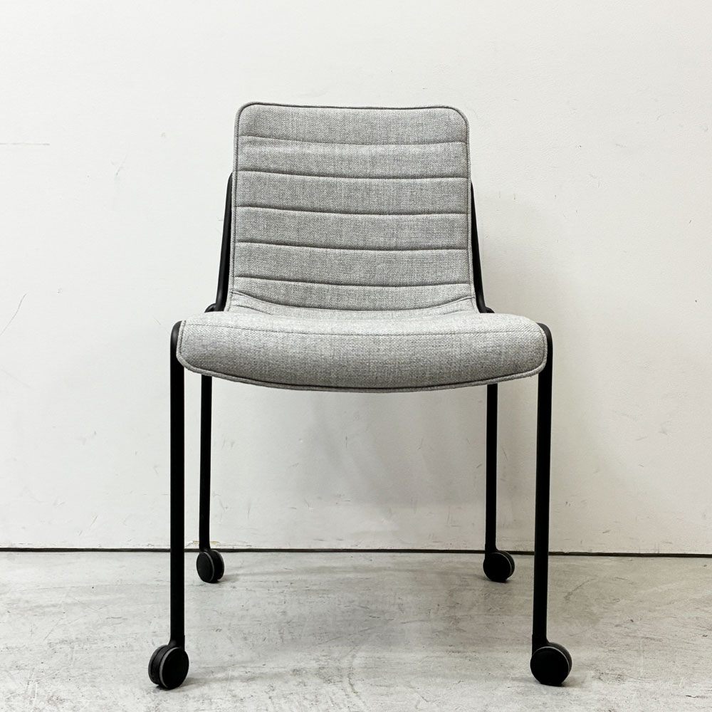 コクヨ KOKUYO オフセットフレームチェア offset frame chair オフィスチェア スタッキングチェア 4脚セット 4本脚 ファブリックシート スカイグレー キャスター 総定価￥274,800- A ●