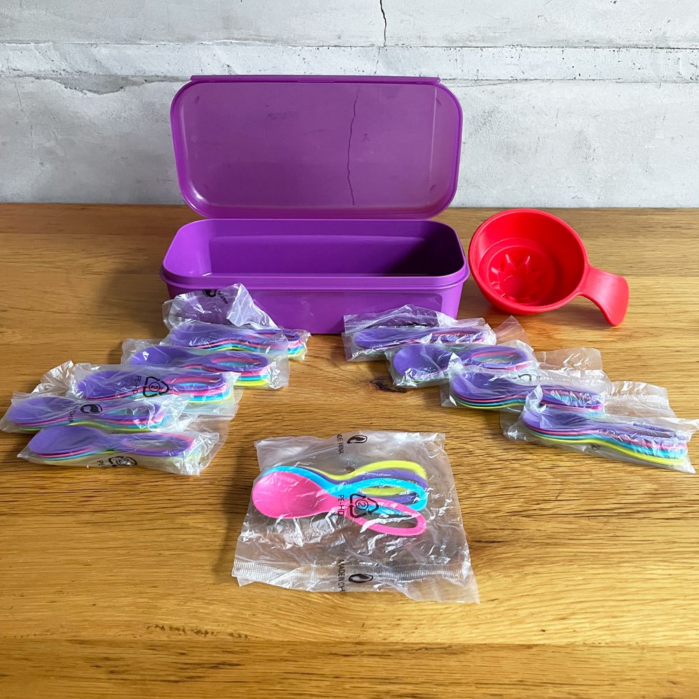 タッパーウェア Tupperware キャニスター 保存容器 食器 幼児向けカトラリー等 バラエティセット まとめ売り 計26個 アメリカ ♪