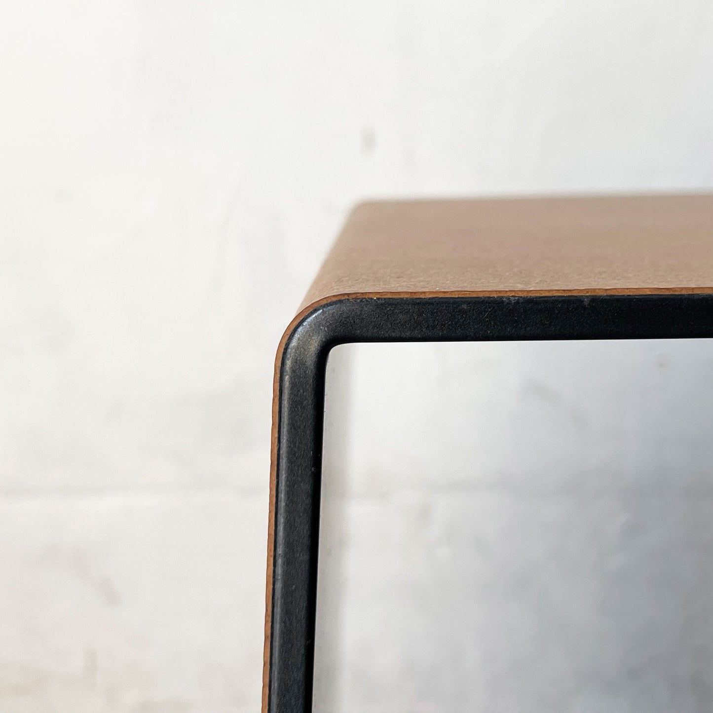 リンド ディーエヌエー LIND DNA スツール＆テーブル Stool & Table アルミ x リサイクルレザー×オーク材 デンマーク ★