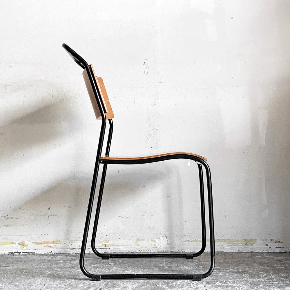 クラッシュゲート CRASH GATE ノットアンティークス Knot antiques ブルーノチェア RP6 BLUNO CHAIR スタッキングチェア プライウッド スチールレッグ ブラック 関家具 B ■