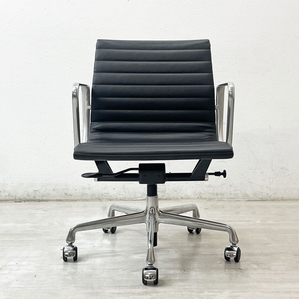 ハーマンミラー Herman Miller アルミナムグループ マネジメントチェア 本革 ブラック 5本脚 ガス圧昇降式 キャスター付 C&R イームズ A ●