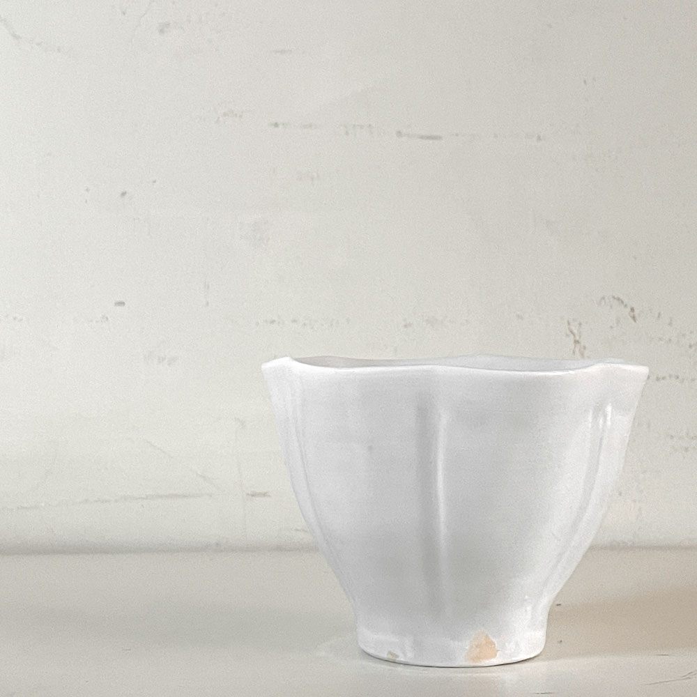 境知子 白釉輪花茶杯 湯呑 ぐい呑み 猪口 カップ 白磁 Φ8.5cm 陶芸家 現代作家 B ■