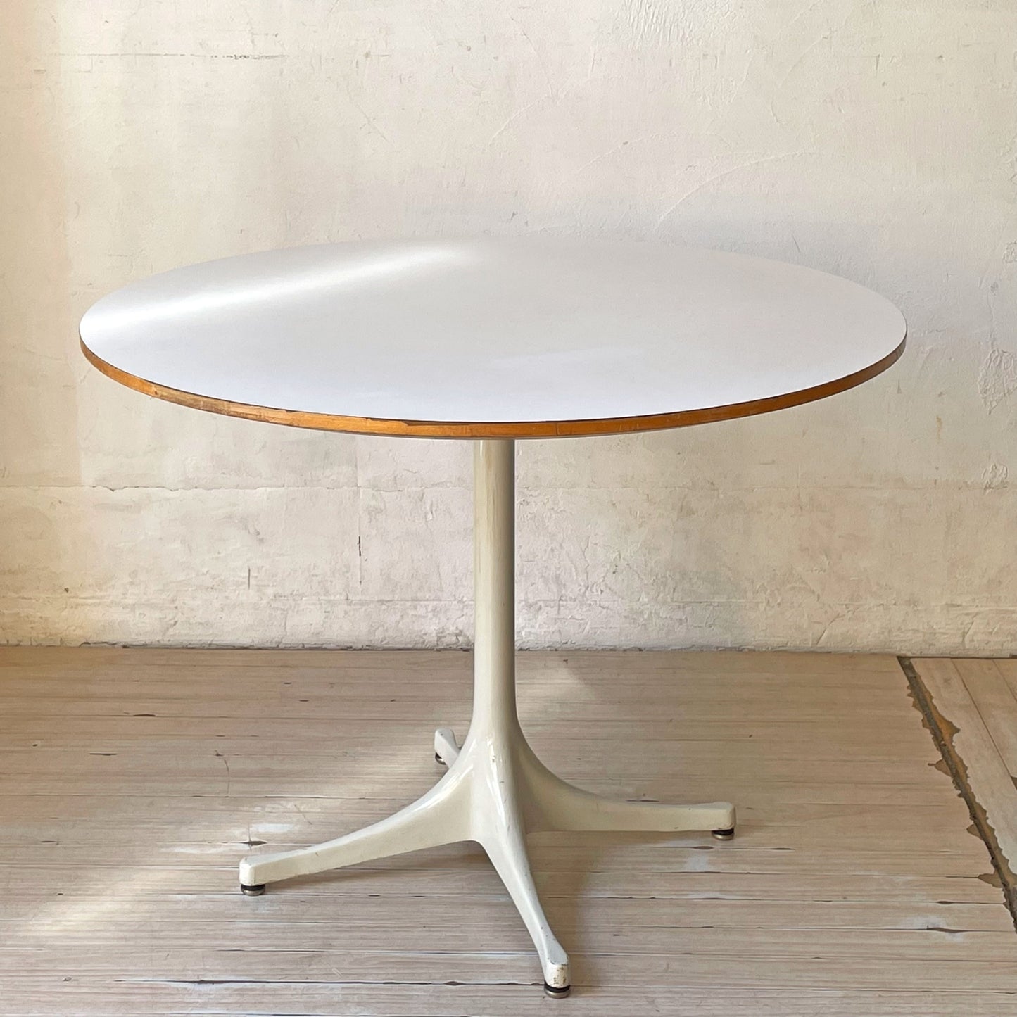 ハーマンミラー Herman Miller ペデスタルテーブル PEDESTAL TABLE エンドテーブル Φ72cm ホワイト ジョージ・ネルソン ミッドセンチュリー ★