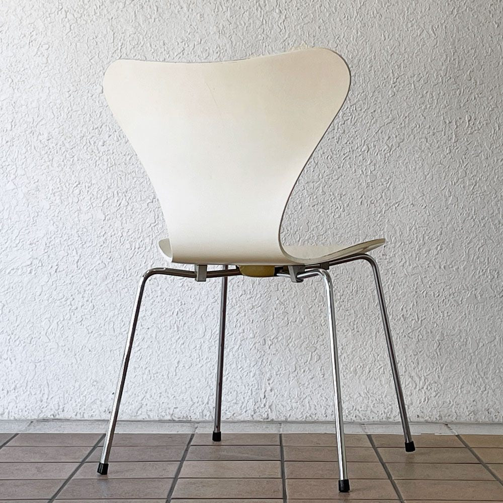 フリッツハンセン Fritz Hansen 3107 セブンチェア ラッカー ホワイト スタッキング アルネ・ヤコブセン デンマーク 北欧家具B ◇