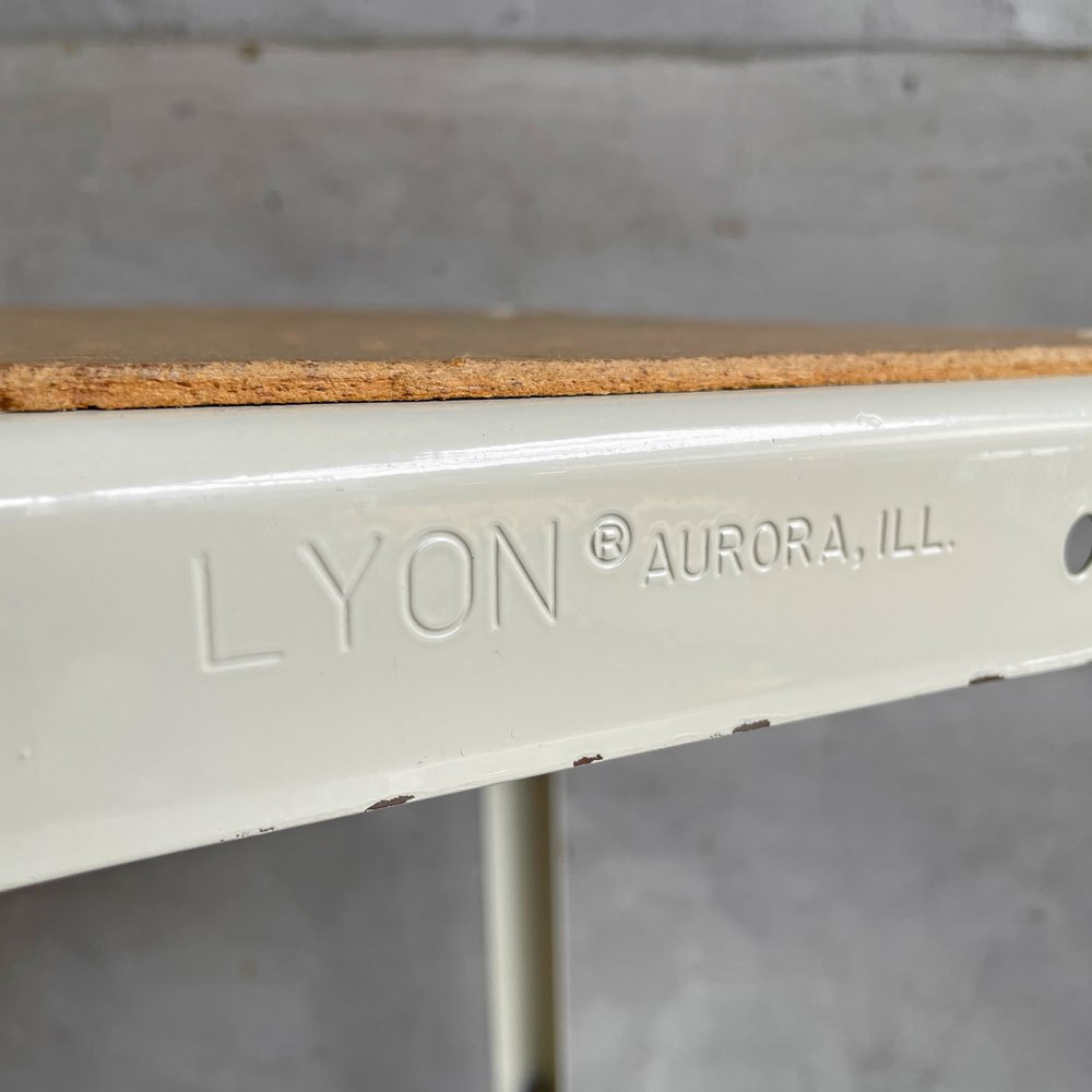 リオン LYON ファクトリー スツール FACTORY STOOL Lサイズ Putty White プレスウッドシート P.F.S取り扱い C♪