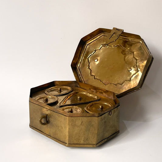 真鍮 スパイスボックス spicebox マサラダバ medicine case アクセサリーボックス インド 手工芸品 ★