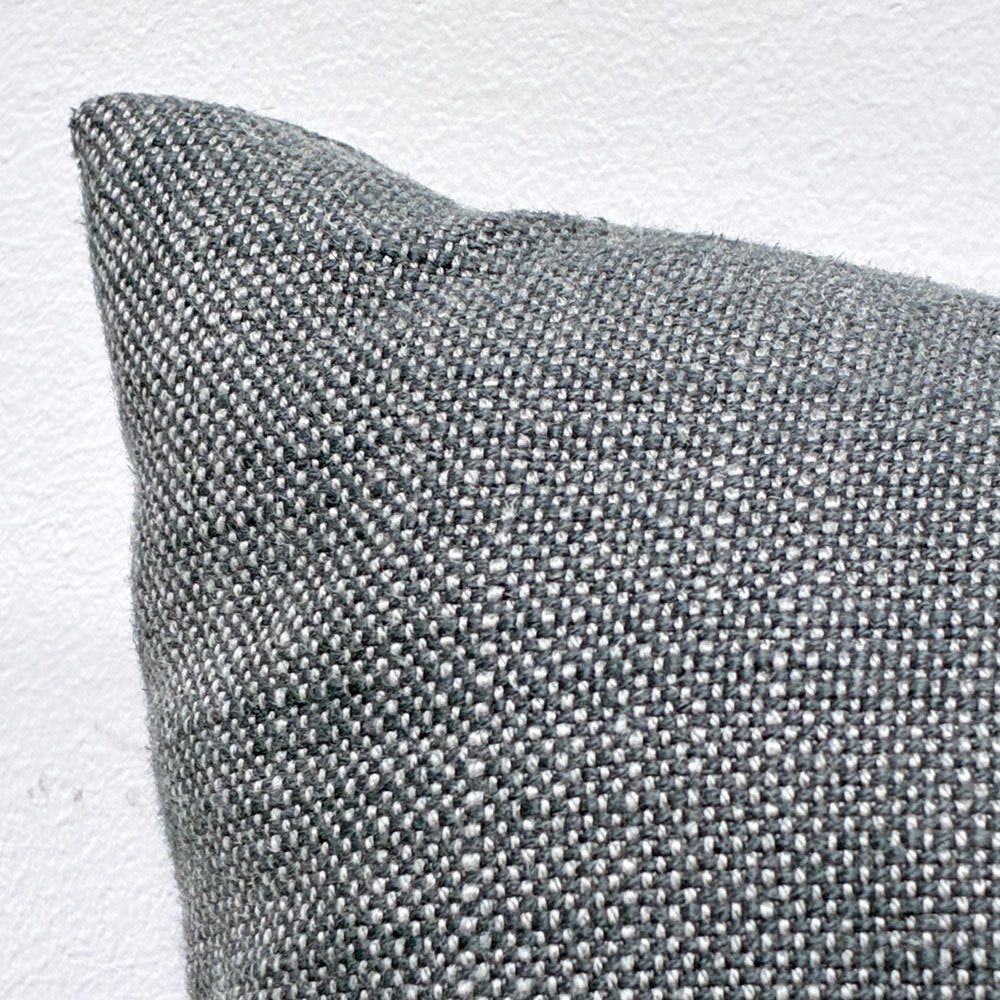アイラーセン eilersen クロス CROSS フェザークッション ファブリック レーヨン グレー系 ACTUS取り扱い 50×50cm ●