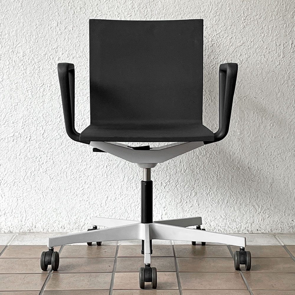 ヴィトラ vitra ゼロフォー 04. スタジオチェア デスクチェア アームレスト付 ブラック マールテン・ヴァン・セーヴェレン 昇降機能 定価202,400円 ◇
