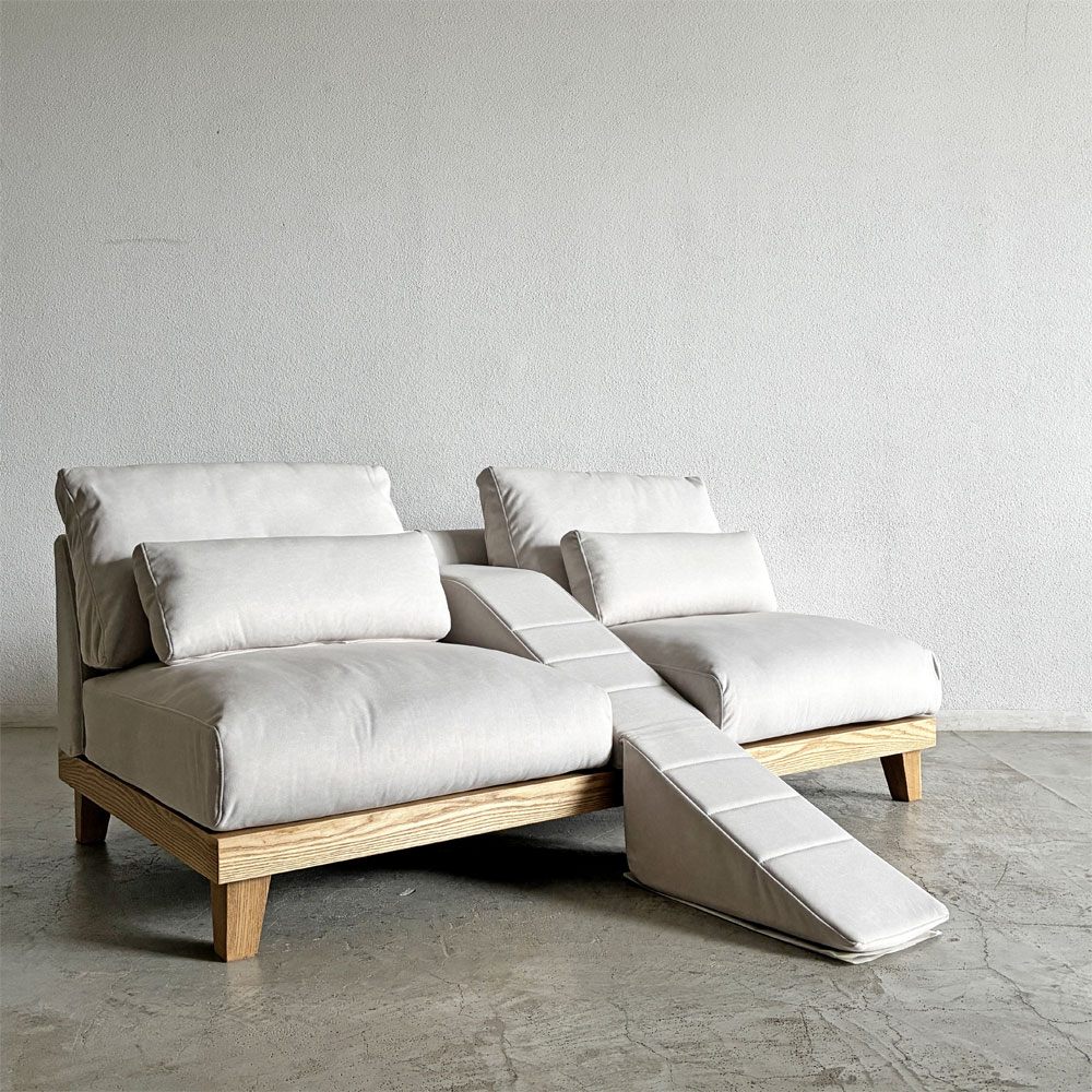 ペットと PETTO フラッフィル フラッフィーソファ Fluffy Sofa 3人掛けソファ W182cm ストーンホワイト アッシュ材 スロープ付 ペット対応 関家具 テーブル欠品 定価￥139,800- 〓