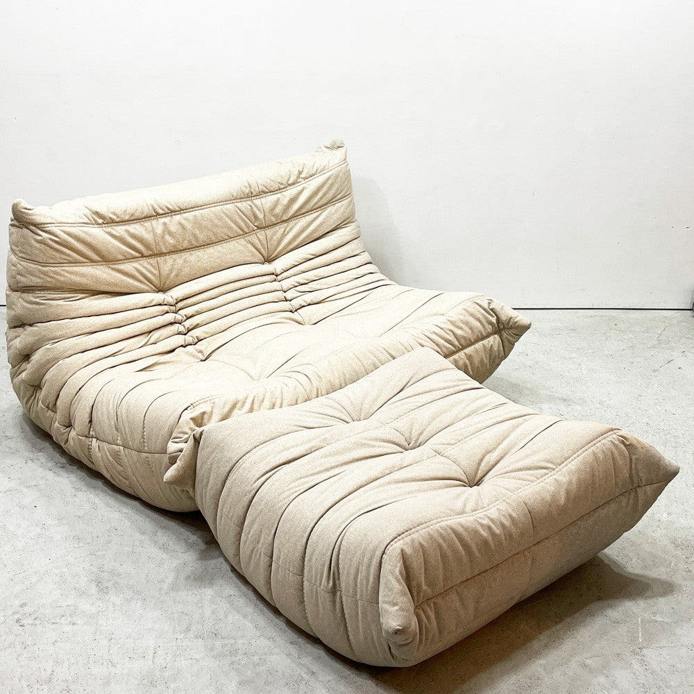 リーンロゼ ligne roset トーゴ TOGO 2シーター ソファ ＆ パフ 2点セット 50周年記念モデル DENDEN カタツムリ ファブリック ベージュ系カラー ●