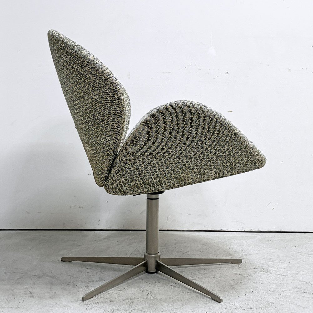 ボーコンセプト BoConcept オギ OGI ラウンジチェア ファブリック グレー系 ベージュ系 5本レッグ 回転式 デンマーク ●
